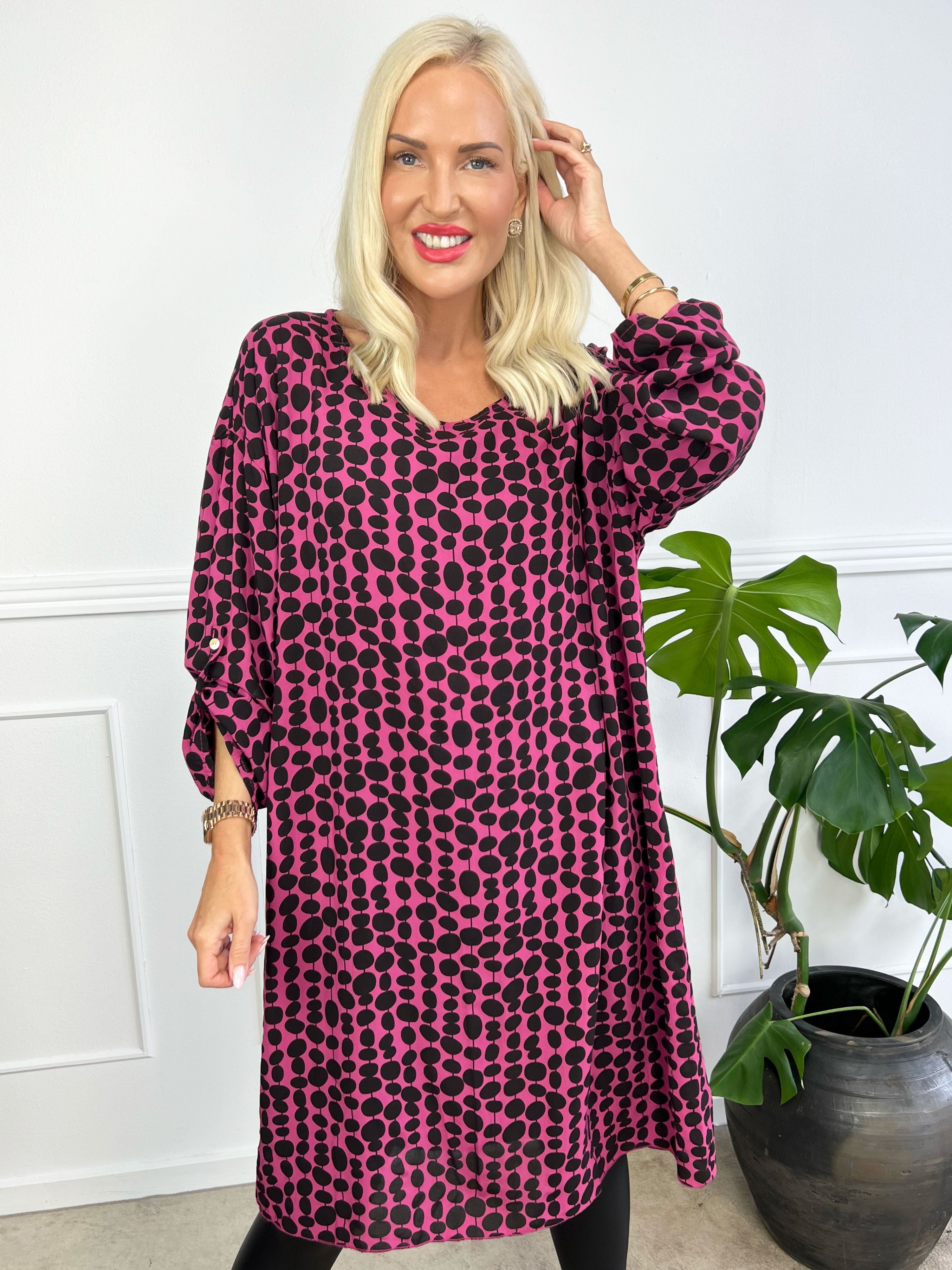 Dido - Sød let tunikakjole i viskose med prikker